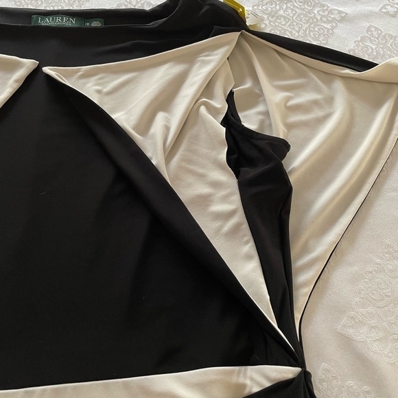 Ralph Lauren black and white below the knee dress with short splits sleeves - Picture 4 of 5